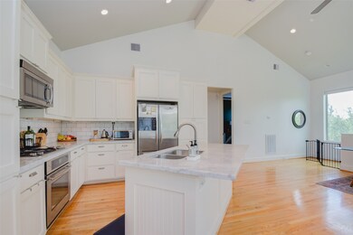 627 Rutland St unit 4, Houston, TX 77007 - photo 7