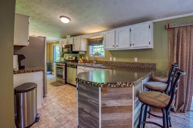 25 James St, Bethlehem, NH 03574 - photo 5