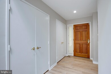 1601 Colonial Ln, McLean, VA 22102 - photo 3