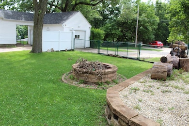 624 North St, Decorah, IA 52101 - photo 3