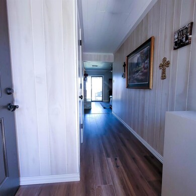 812 Phillips Dr, Ennis, TX 75119 - photo 6