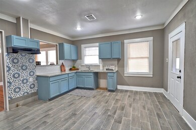 405 Lindale St, Houston, TX 77022 - photo 5