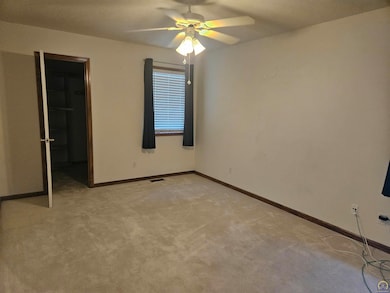 1412 SW Woodhull Ct, Topeka, KS 66604 - photo 5
