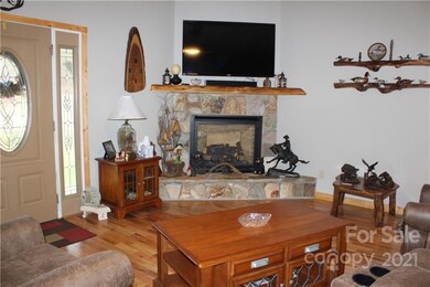 467 Bradford Rd, Burnsville, NC 28714 - photo 3