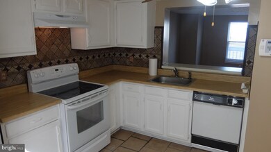 9101 Aspenpark Ct, Lorton, VA 22079 - photo 6