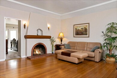 506 San Clemente St-003-3-Living Room-ML