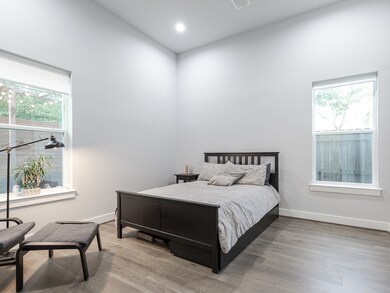 808 Fisher St unit H, Houston, TX 77018 - photo 7