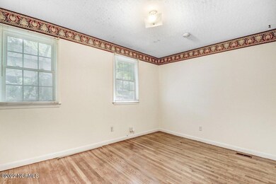 414 Cardinal Dr-9