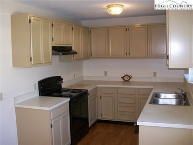 272 Ridgewood Rd, Deep Gap, NC 28618 - photo 7