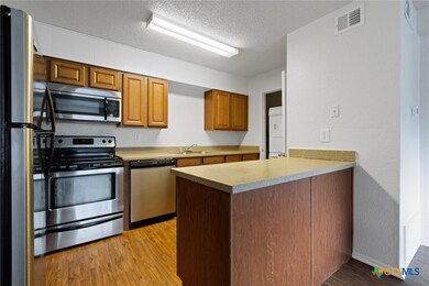 205 Craddock Ave unit B1, San Marcos, TX 78666 - photo 4