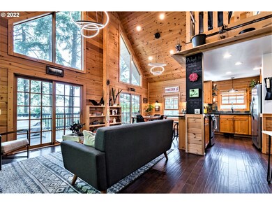 Living Room/Entrance