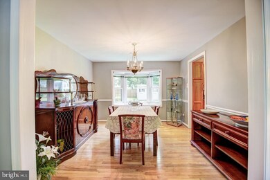 12607 Etruscan Dr, Herndon, VA 20171 - photo 7