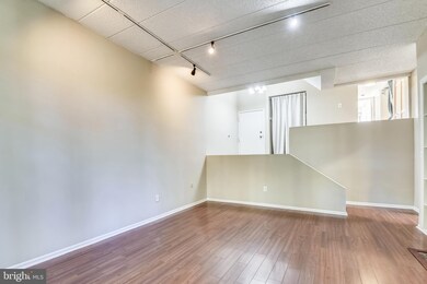 11557 Rolling Green Ct unit A, Reston, VA 20191 - photo 3