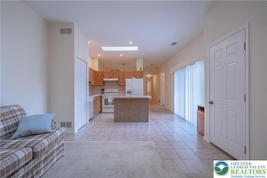 5804 Burning Tree Ln, MacUngie, PA 18062 - photo 7