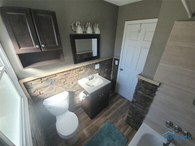 2638 Claredale Rd, Toledo, OH 43613 - photo 4