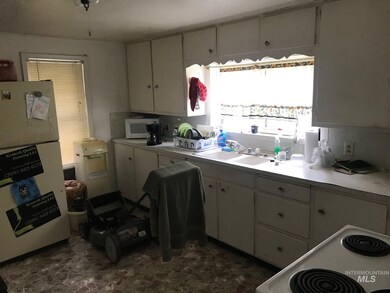 632 W California Ave, Homedale, ID 83628 - photo 6