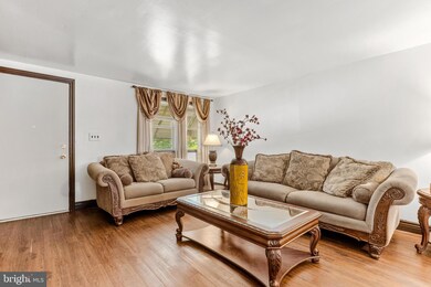 5483 Moores Run Dr, Baltimore, MD 21206 - photo 3