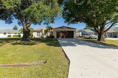 2201 SE Carnation Rd, Port Saint Lucie, FL 34952 - photo 2