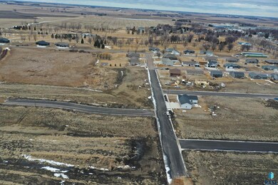 605 Hawk Ave, Colman, SD 57017 - photo 4