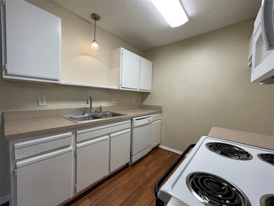 6347 Mark Ct, North Richland Hills, TX 76182 - photo 6