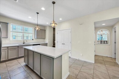 2735 S Balsam Dr-10