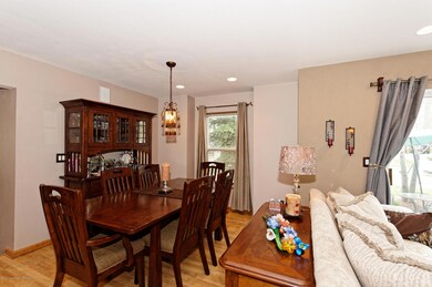 328 Meadowview Dining Room