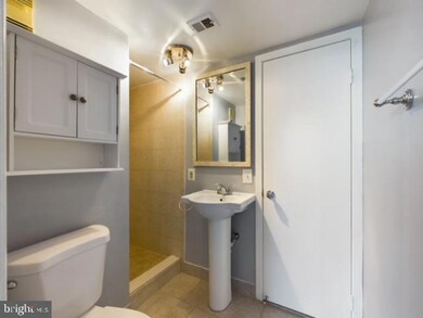 Skyline House unit 916, Baileys Crossroads, VA 22041 - photo 4