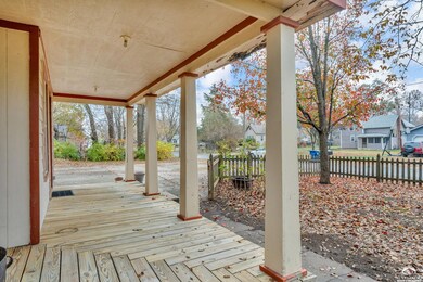 809 Maple St, Lawrence, KS 66044 - photo 7