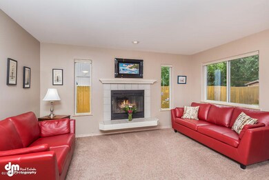 Living Room_IMG_3800-SMALL