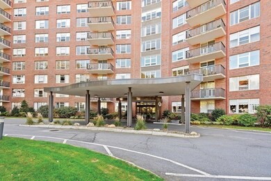 Imperial Towers unit 1012, Chestnut Hill, MA 02467 - photo 2