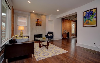 Living Room (2)