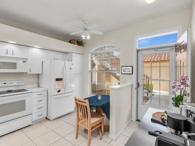 206 Newport Dr Apt 805 Naples FL 34114 U