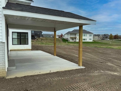 1532 3rd St SW, Mount Vernon, IA 52314 - photo 3