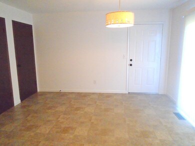 7 Sunset Dr unit B, Freeburg, IL 62243 - photo 5