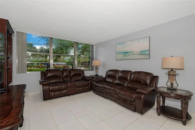 1300 Saint Charles Place unit L20, Pembroke Pines, FL 33026 - photo 4