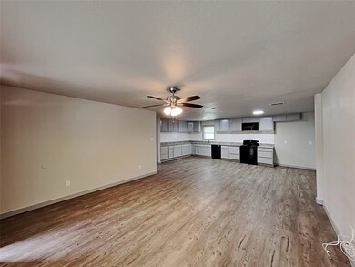 108 N Bowie Dr, Weatherford, TX 76086 - photo 4