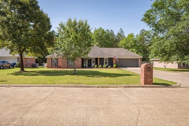 225 Hunters Glen Dr, Lufkin, TX 75904 - photo 2