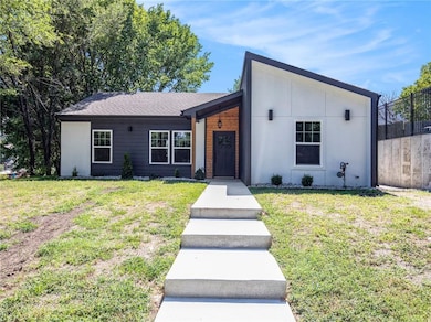 View of front of home featuring the front yard