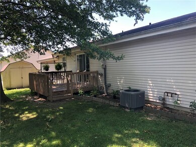 1201 W Temple Ave, Effingham, IL 62401 - photo 5