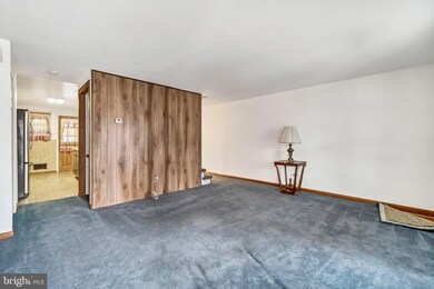 1002 Foxcroft Ln, Essex, MD 21221 - photo 5