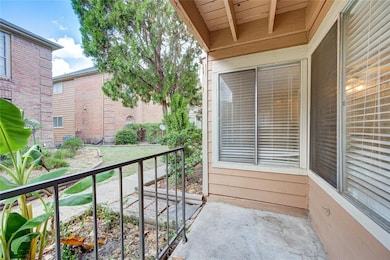 12200 Overbrook Ln unit 31A, Houston, TX 77077 - photo 7