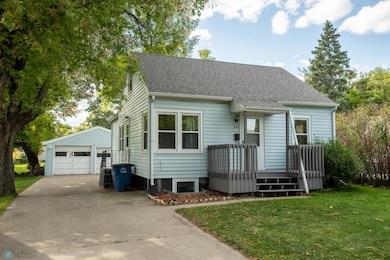 407 15th St N, Moorhead, MN 56560 - photo 2