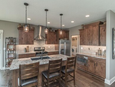 9957 Marnewood Dr, Johnston, IA 50131 - photo 7