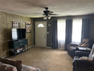 509 NE 2nd St, Casey, IL 62420 - photo 7