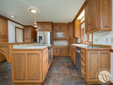 2800 Gregory Dr S, Billings, MT 59102 - photo 6