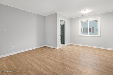 Interior 03