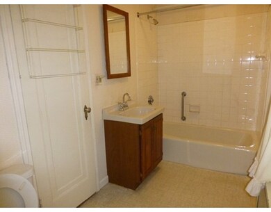 71 Deerfield St, Worcester, MA 01602 - photo 6