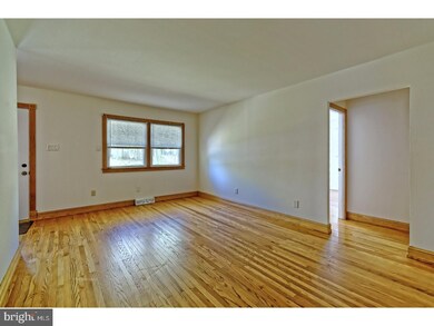 507 Whitman Dr, Blackwood, NJ 08012 - photo 4