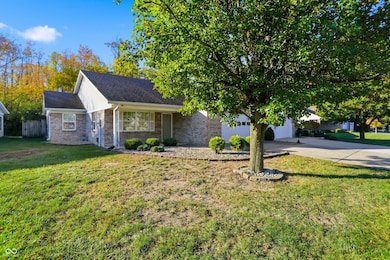 545 Moonglow Ln, Indianapolis, IN 46217 - photo 3