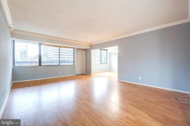 Skyline House unit 306W, Baileys Crossroads, VA 22041 - photo 3